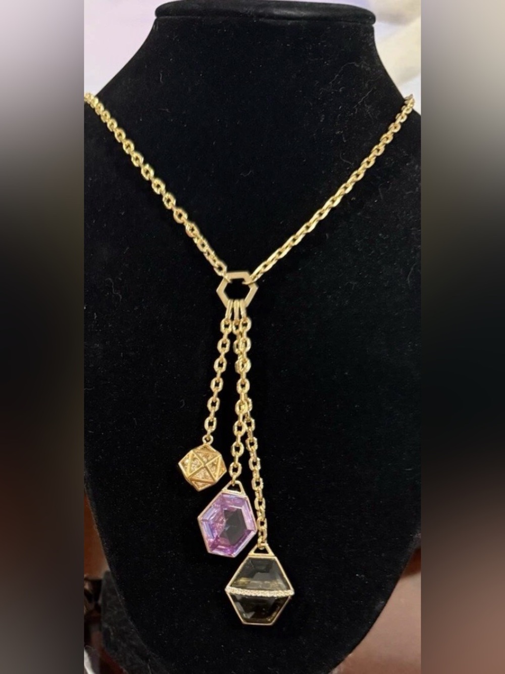 Henri Bendel RARE RETIRED Gold Tone Geometric Crystal Pendant Necklace 32” NWOT